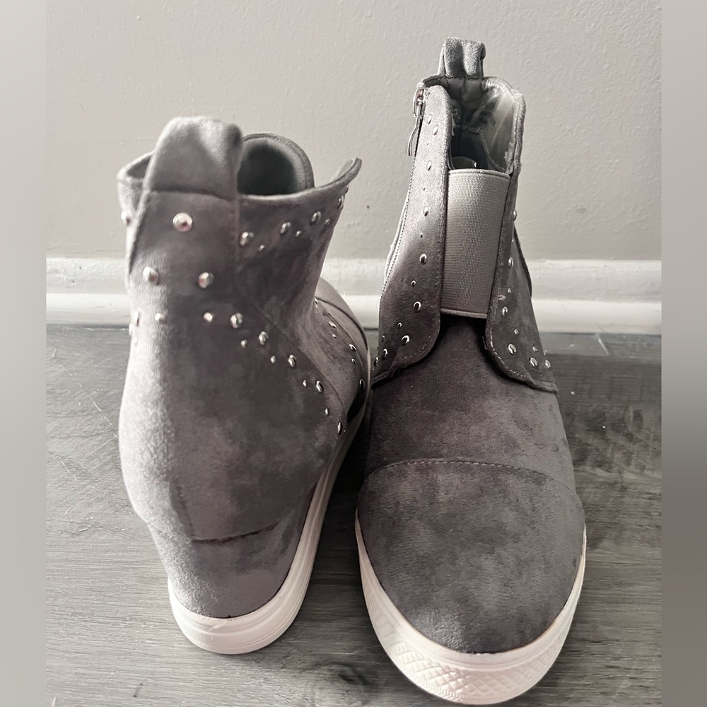 Gray Suede Women's Wedge Sneakers